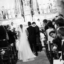 photographe mariage cérémonie Chamonix arrivée à l'autel