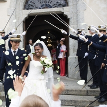 photographe mariage Chamonix sortie de l'église